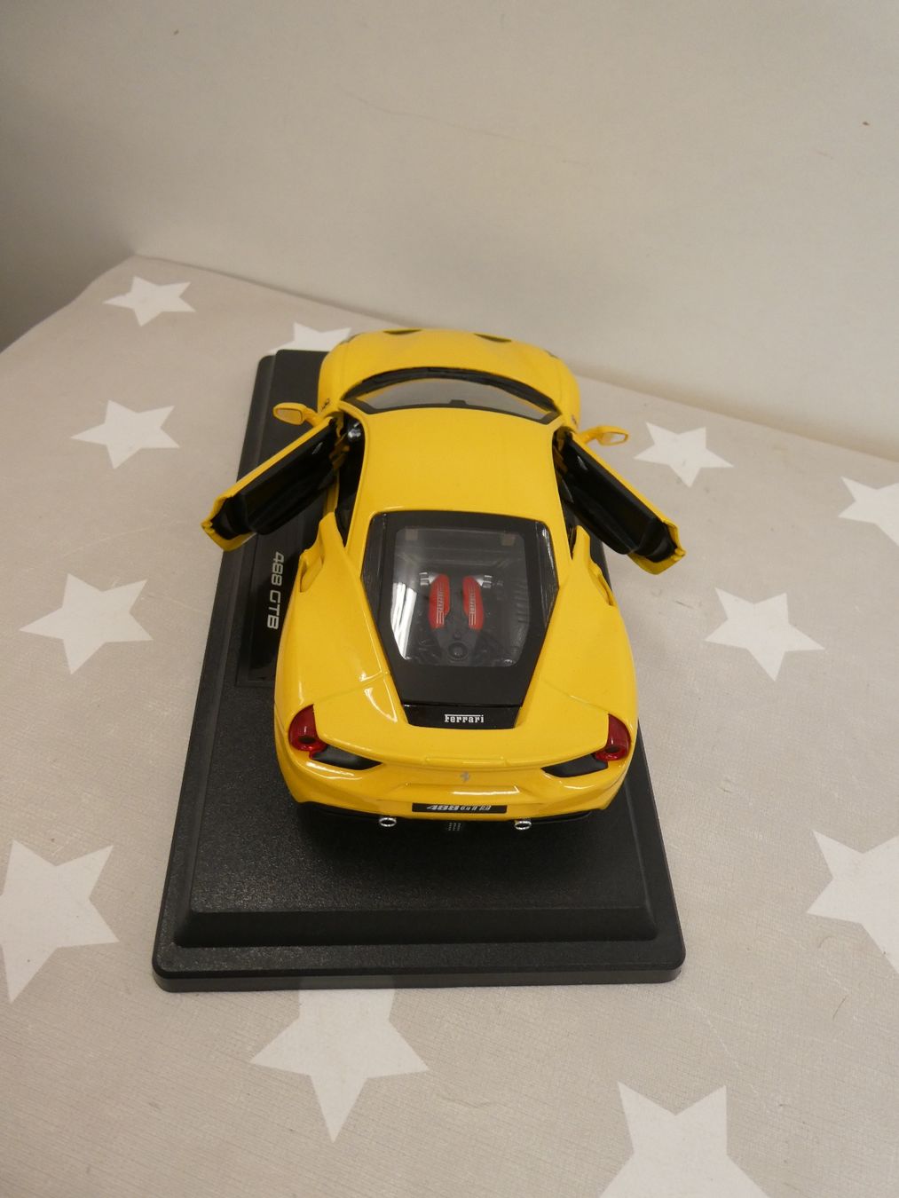 Bburago Modellini d'auto: Modellauto Ferrari 488 GTB Burago 1/24 – Usato da Rafz venduto da Powacaddy 2