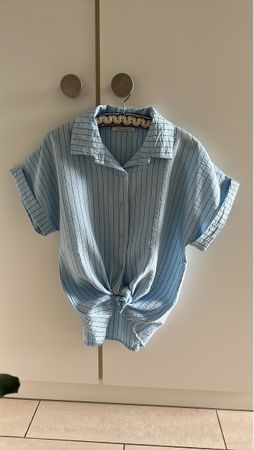 Neue  gestreifte hellblaue Bluse Gr.L