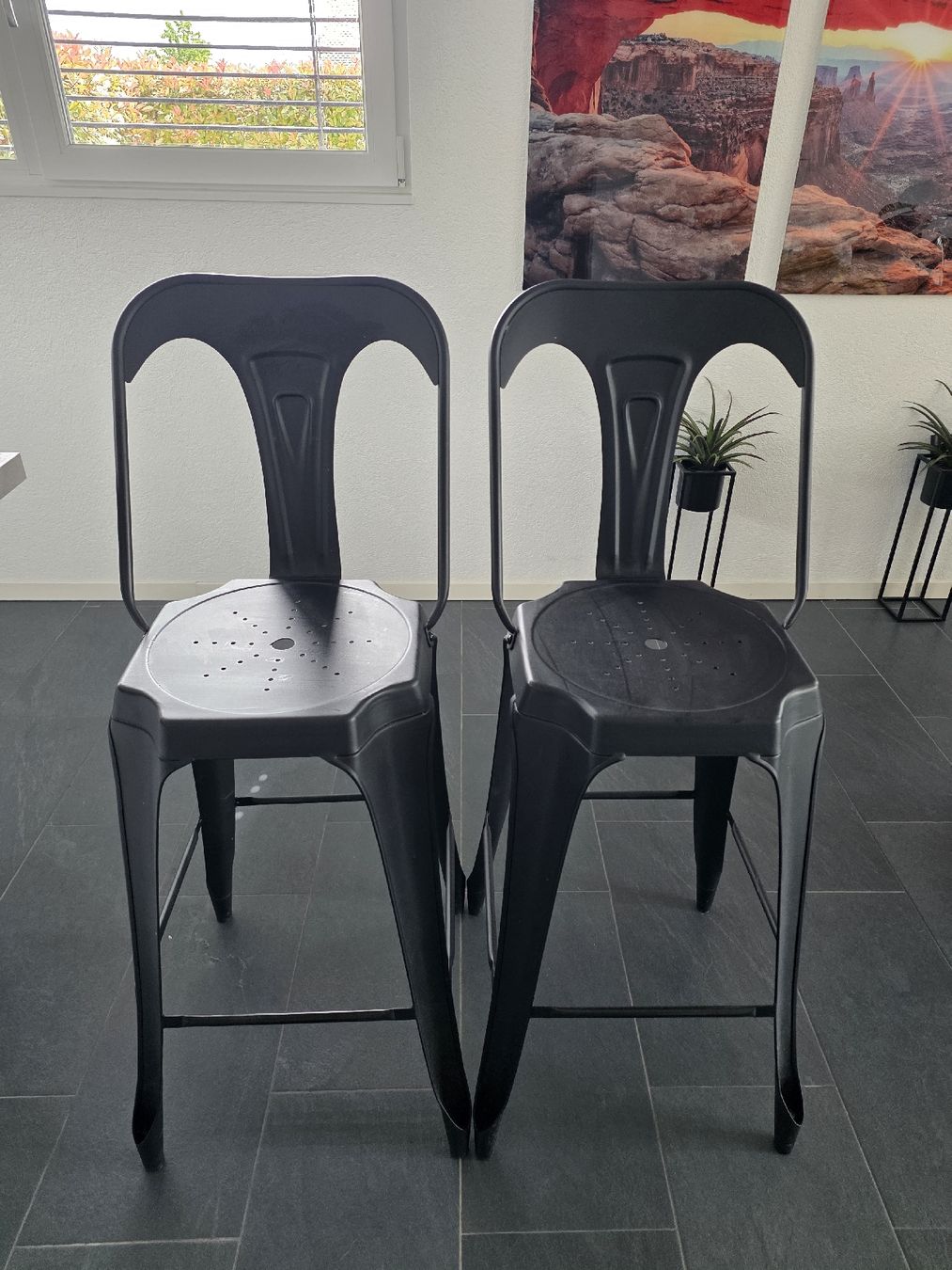 Seggioloni: Lot de 6 chaises de bar noires, parfait. – Usato da Senarclens venduto da max_6bjx