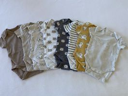 Set Baby Bodys kurzarm diverse Farben und Motive 8 Stück