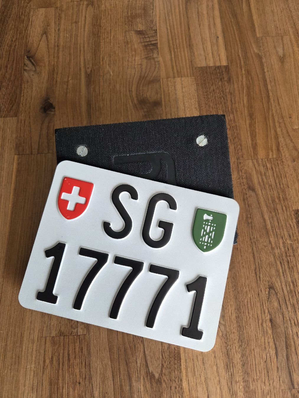 Ecriteaux: Motorradkontrollschild inkl. Kennzeichenhalterung – D'occasion à Lömmenschwil par MFU_ 2