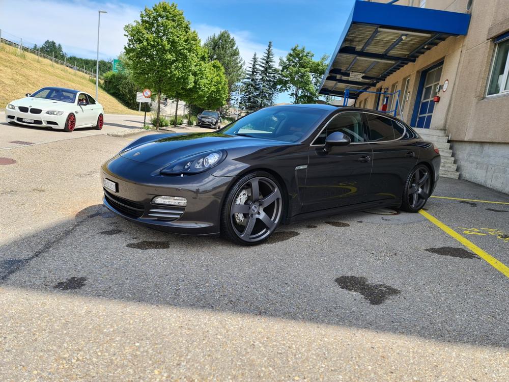 Porsche Panamera 4S 4.8