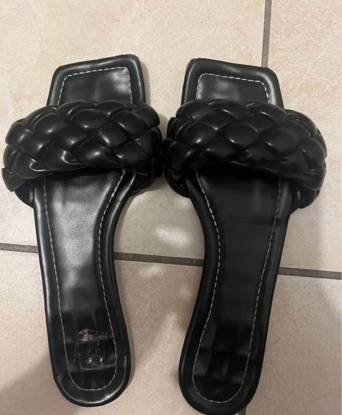 Damenschuhe: Sandali neri intrecciati – Gebraucht aus Payerne von Petite-vendeuse 1