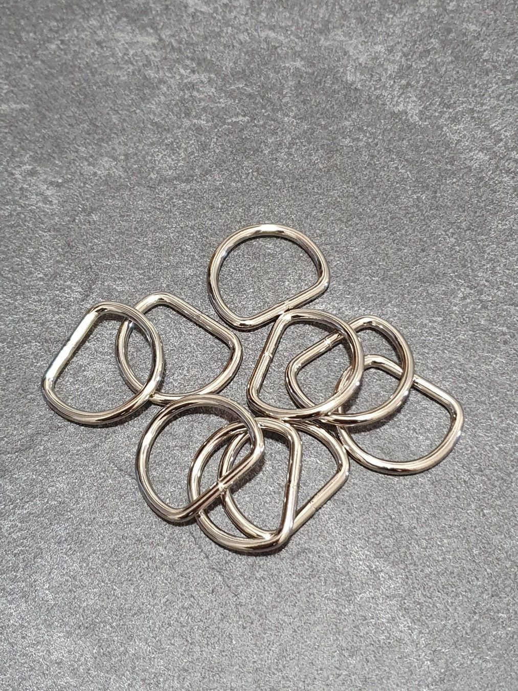 Supporti a parete: D-Ring geschweisst 30mm – Nuovo e nell'imballaggio originale da Schinznach Bad venduto da cynthia7