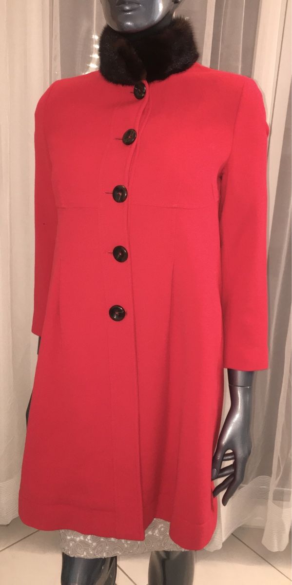 Valentino Mäntel: RED VALENTINO MANTEL MIT PELZ GR. 38 (IT 42) – Gebraucht aus Unteraegeri von MH203 6