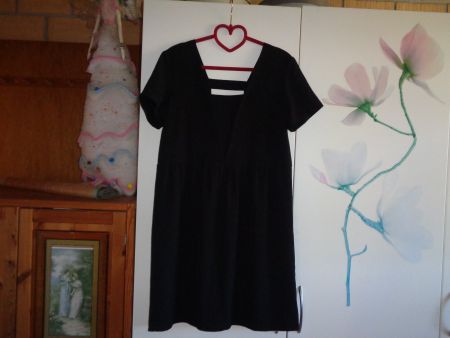 *** schwarzes Kleid *** / Kiabi / Details