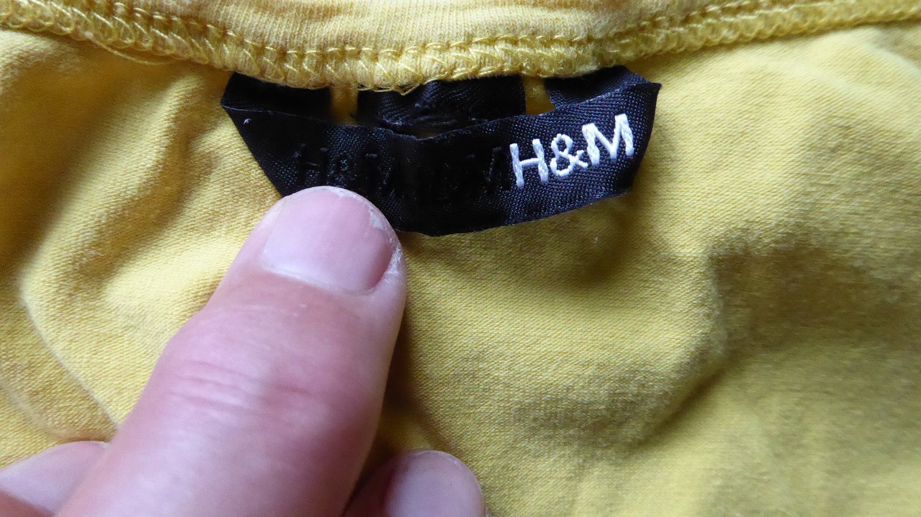 H&M Tops: 2 Tops Gr M  H&M gelb&braun – Gebraucht aus Sargans von Benziner 3