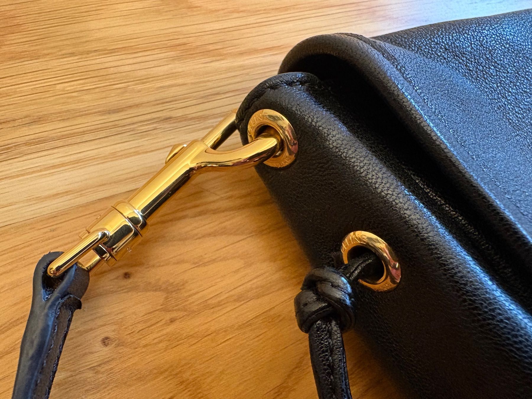 Celine Taschen für Damen: Celine - Halfmoon Triomphe Bag Medium in Schwarz – Gebraucht aus Zürich von cassandra1504 5