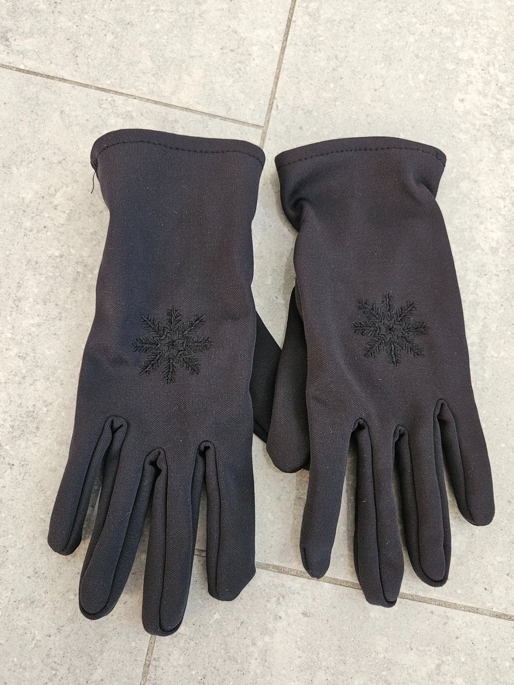 Guanti & manicotti: Handschuhe – Usato da Wiesendangen venduto da Sinhuk