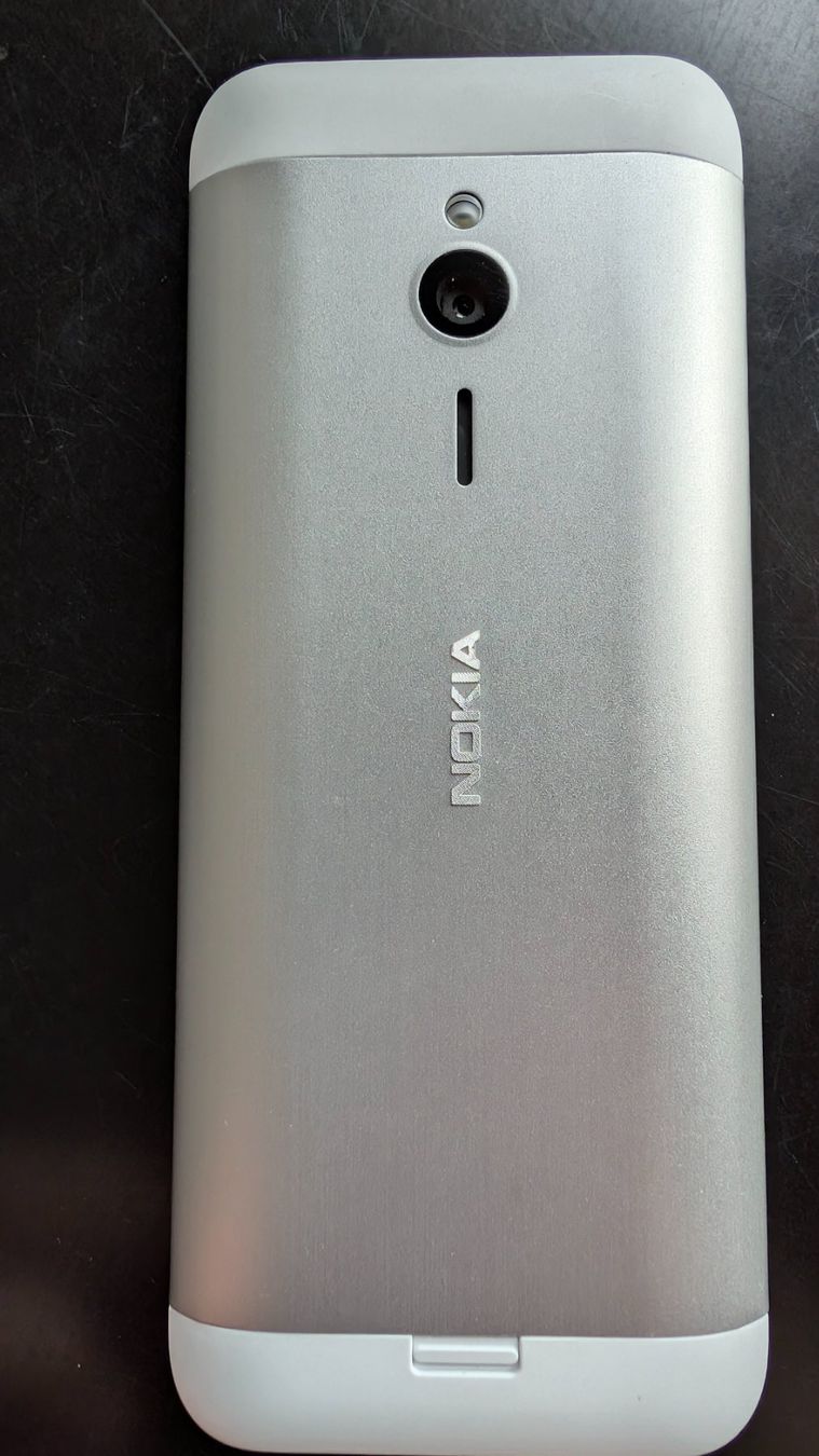 Nokia Telefoni cellulari / Smartphones: Nokia 230 Dual Sim Neuwertig – Usato da Dussnang venduto da khulamahula 1