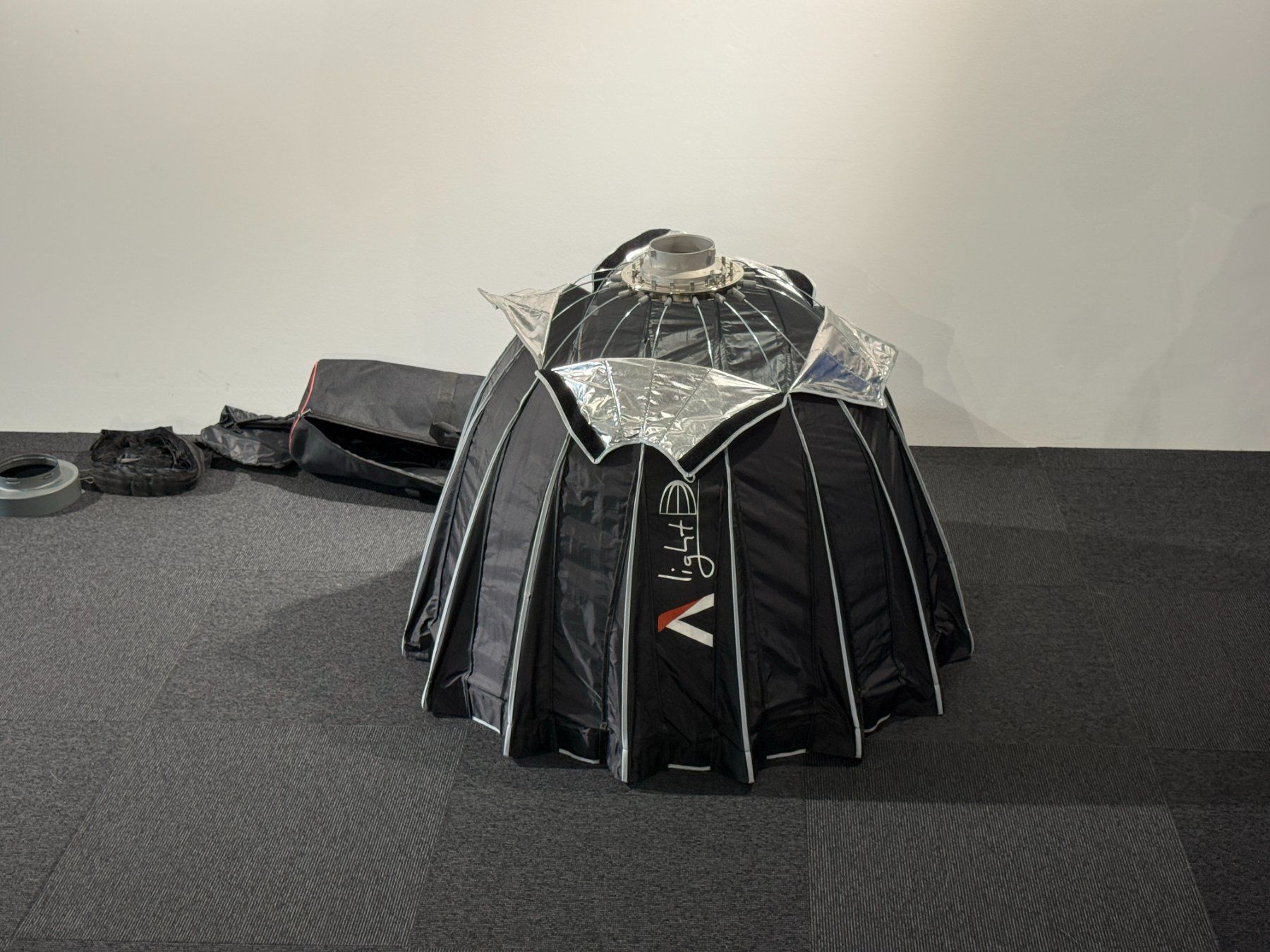 Aputure Lampen: Aputure Light Dome II | 89cm | Set inkl. Grid – Gebraucht aus Chur von eurostile 2