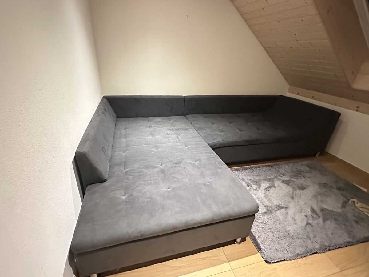 Divani: Ecksofa grau mit Schlaffunktion gebrauchter Zustand – Usato da Reinach   AG venduto da fahrzeug