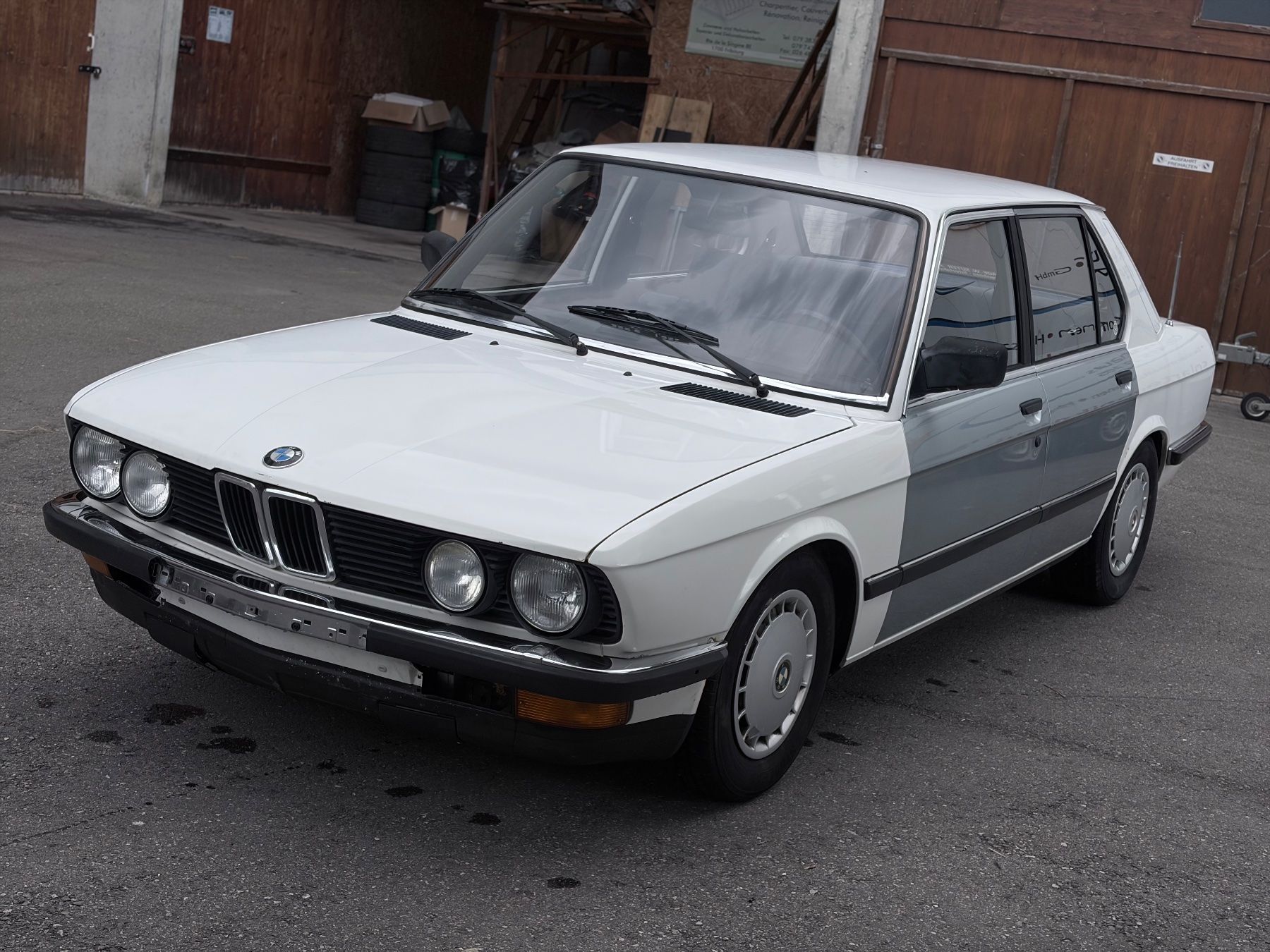 BMW Automobili: BMW E28 520i Restaurierungsprojekt ab1chf – Usato da St. Antoni venduto da ami_jcz7