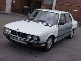 BMW E28 520i Restaurierungsprojekt ab1chf