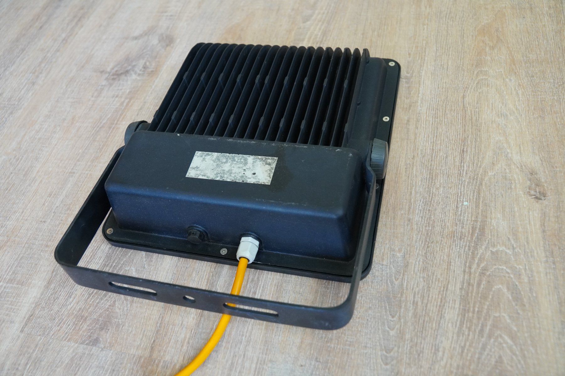 Fari: Scheinwerfer LEDVANCE 180W IP65 20000lm – Usato da Davos Platz venduto da Fichte21 1