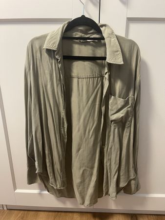 Leichte Bluse von Zara in Grün Gr XS