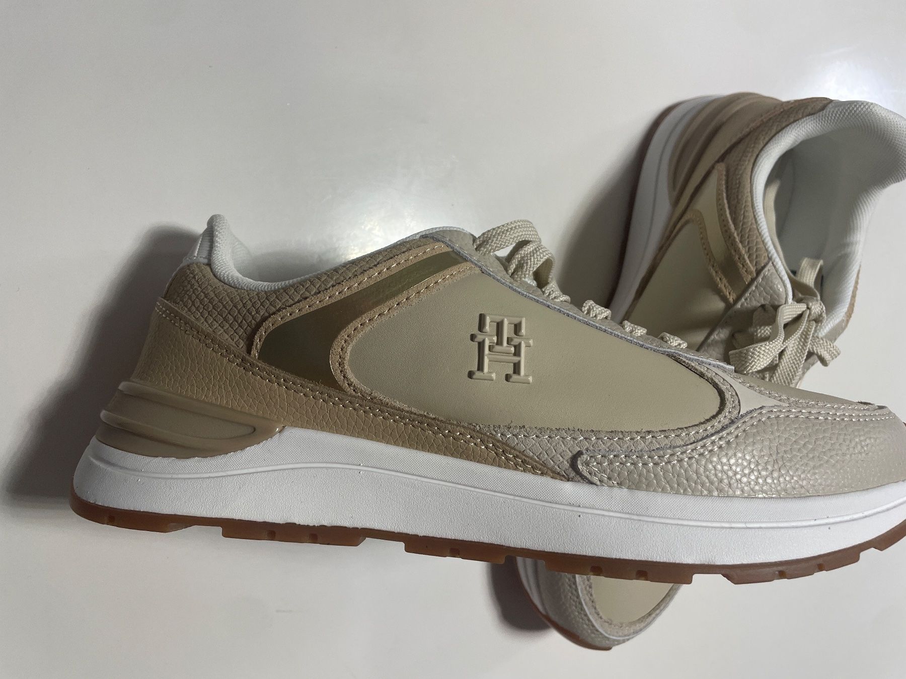 Tommy Hilfiger Scarpe da donna: Neue Tommy Hilfiger Schuhe Gr.40 – Nuovo e nell'imballaggio originale da Obfelden venduto da 3zwerge 3