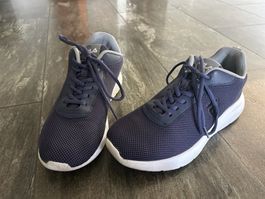 Fila Turnschuhe / Hallenschuhe blau Gr. 42