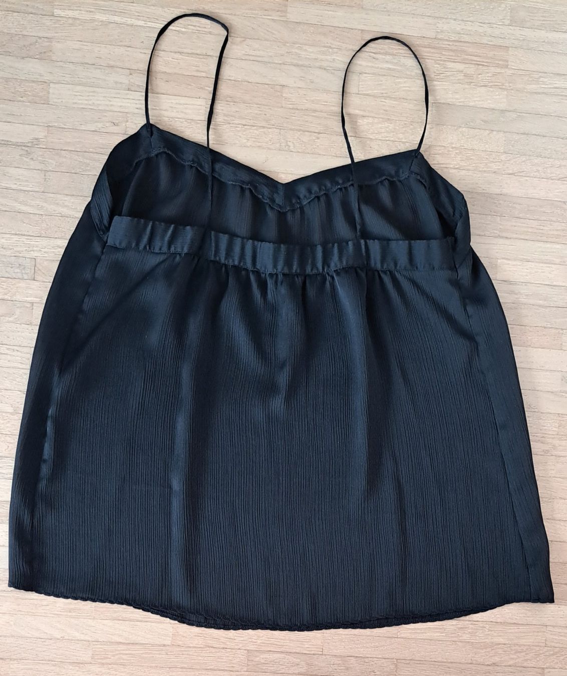 Tops: Chic caraco à fines bretelles – Neu (gemäss Beschreibung) aus Le Mont-sur-Lausanne von olatiu 2