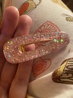 Haarspange mit Glitzer aus einem kleinen Shop in Paris