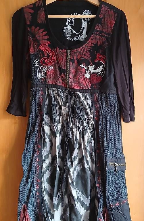 Vestiti: Robe desigual, très originale – Usato da penthaz venduto da Sunflower6565