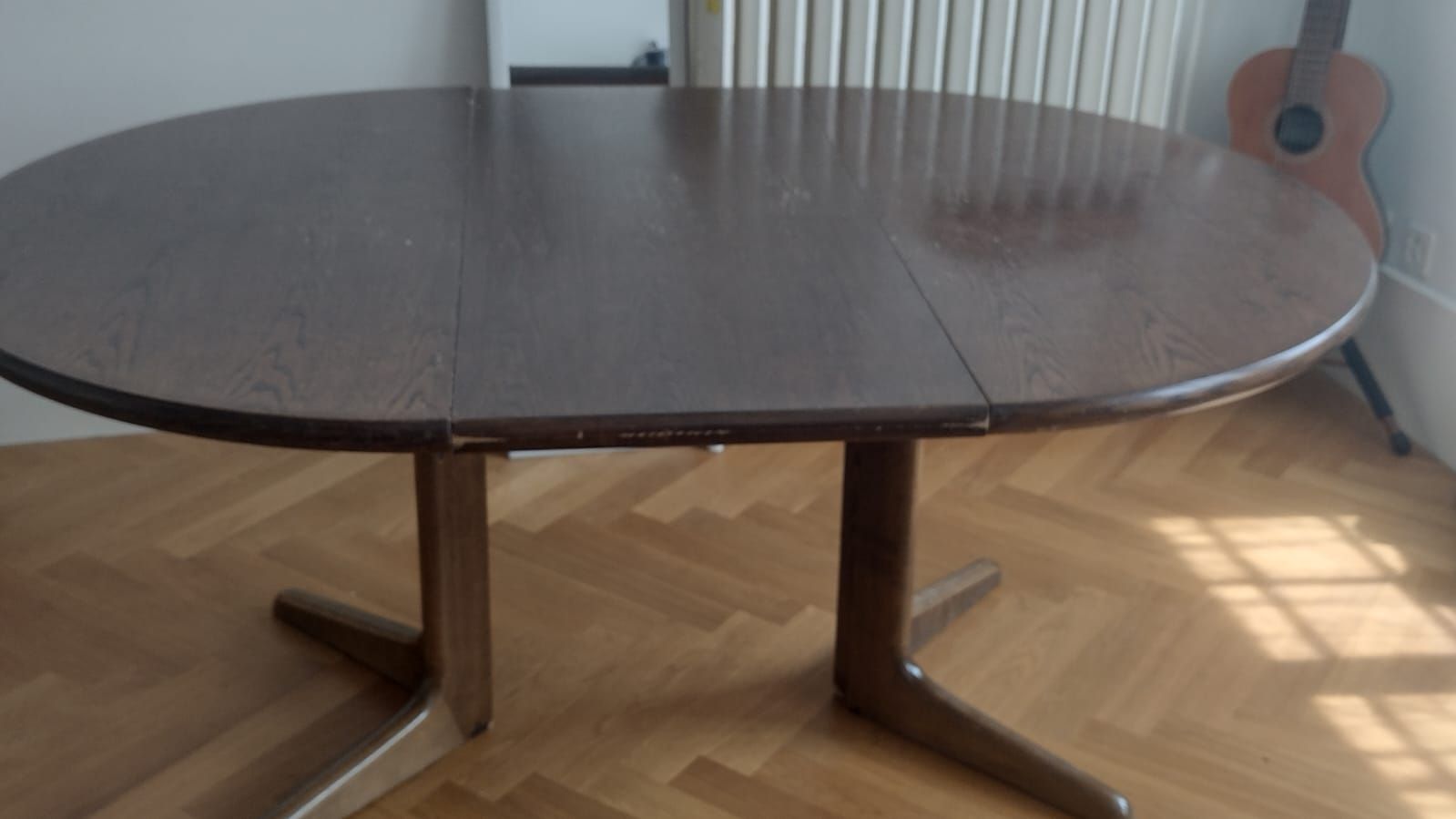 Tavoli: Oval Extension Dining Table Dark Wood good condition – Usato da Waldenburg venduto da dis_9jl6 2