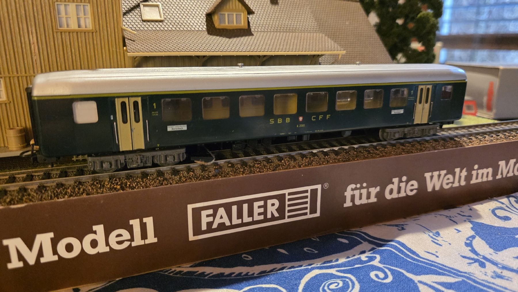 Märklin Modellini di ferrovie: märklin Wagen mit Schienenputzer – Usato da Meikirch venduto da Drystan