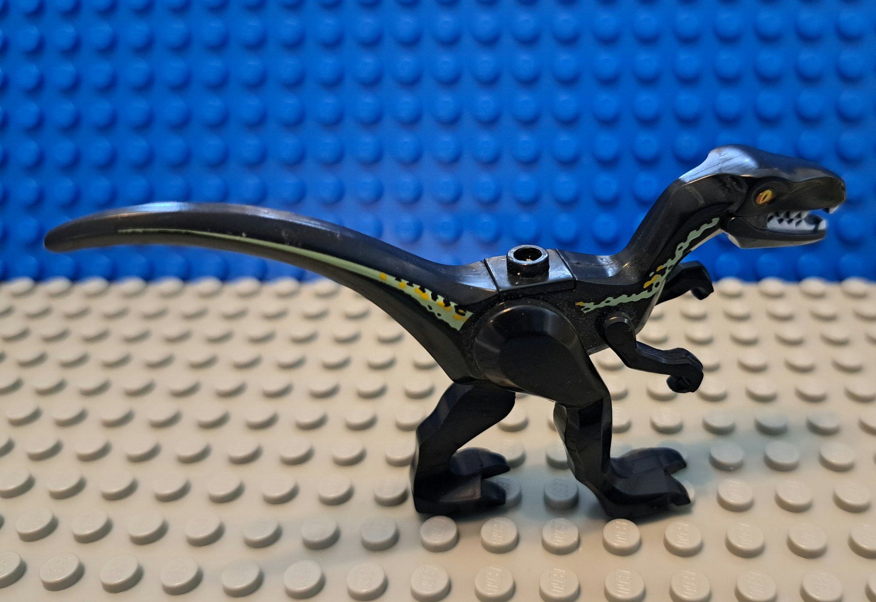 Figuren: 3x Figuren Dinosaurier Jurassic World – Gebraucht aus Igis von magneto_hg 4