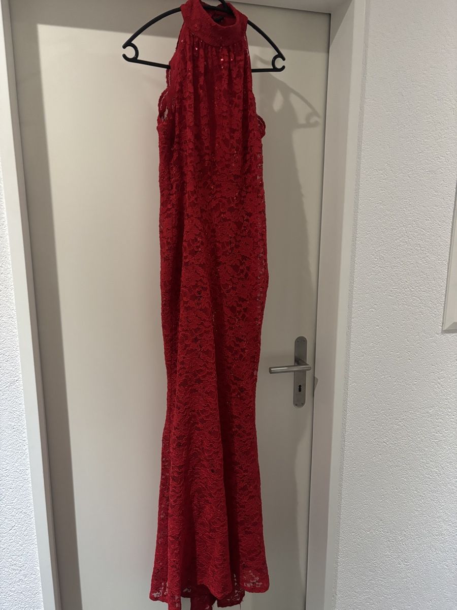 Kleider: Elegantes rotes Spitzenkleid Gr. 38 – Gebraucht aus Wangen an der Aare von Semadeni13