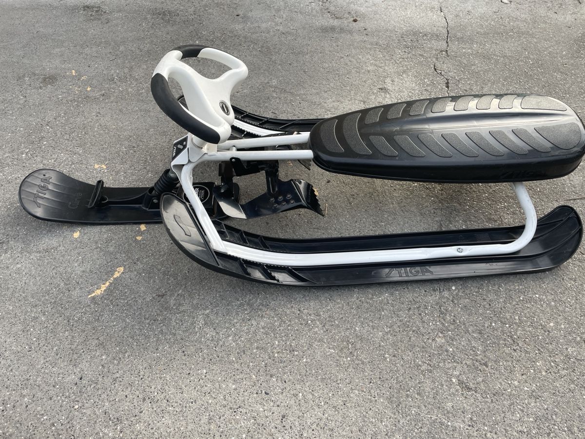 Stiga Luge: Luge Stiga – D'occasion à Vernier par Cocopschit