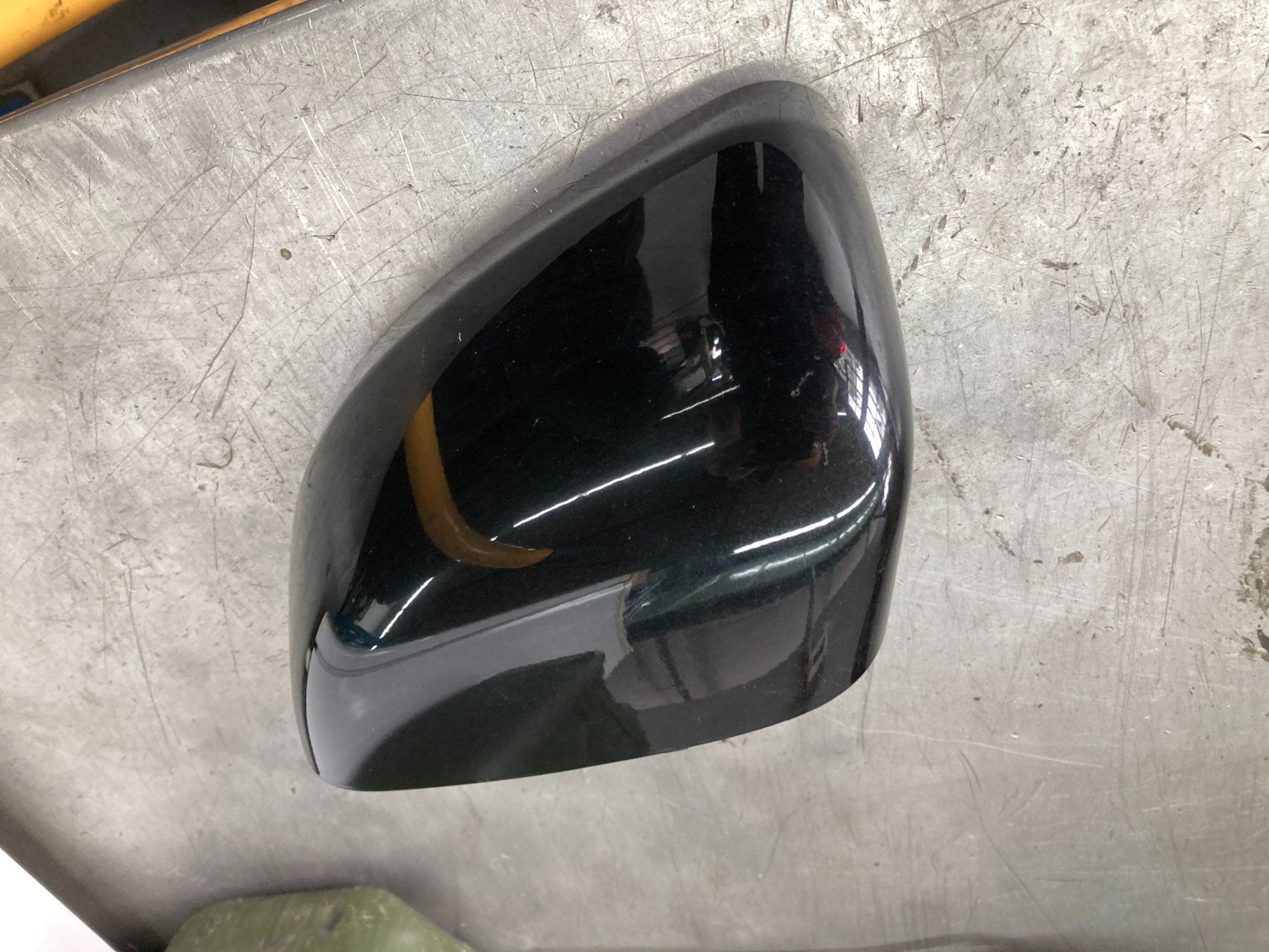 Jeep Tutti pezzi di ricambio auto: Jeep Grand Cherokee Spiegelschale links – Usato da Cham venduto da WB2223