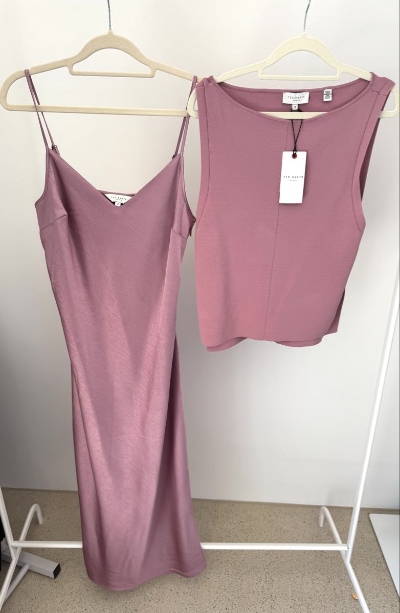 Ted Baker Robes: Ted Baker MACHAR 2-in-1 Satinkleid & Stricktop Rosa  – Neuf avec emballage d'origine à Zürich par di_archive