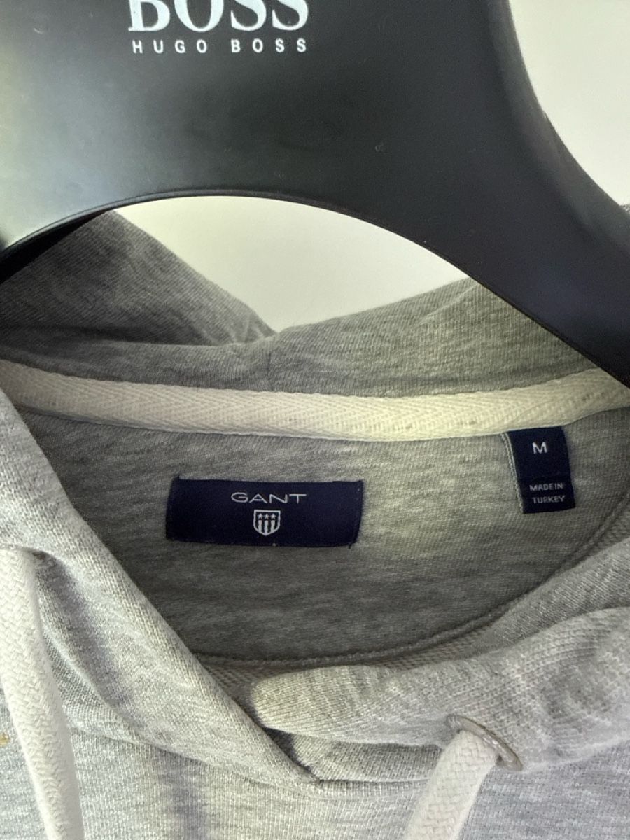 Gant Pullover & Sweatshirts: Kapuzenpullover Gant grau Grösse M guter Zustand – Gebraucht aus Unterengstringen von spazzolo 1