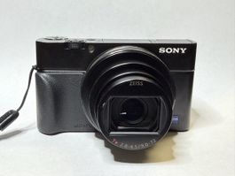Sony RX100M7 Kamera mit 5 Akkus und Ladegerät