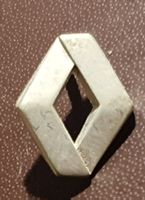 C392 - Pin Renault Logo Emblem