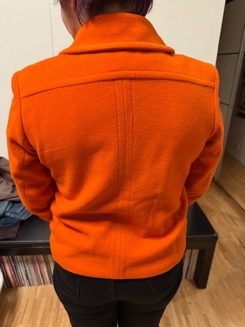 Cappotti: Mantel von Di Roberto, Farbe Orange – Usato da Winterthur venduto da projectcleanup 4