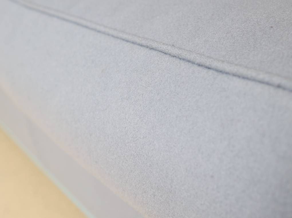 Cassina Divani: Le Corbusier LC2 von Cassina, Stoff – Usato da Meinisberg venduto da atelier_TILIJA 4
