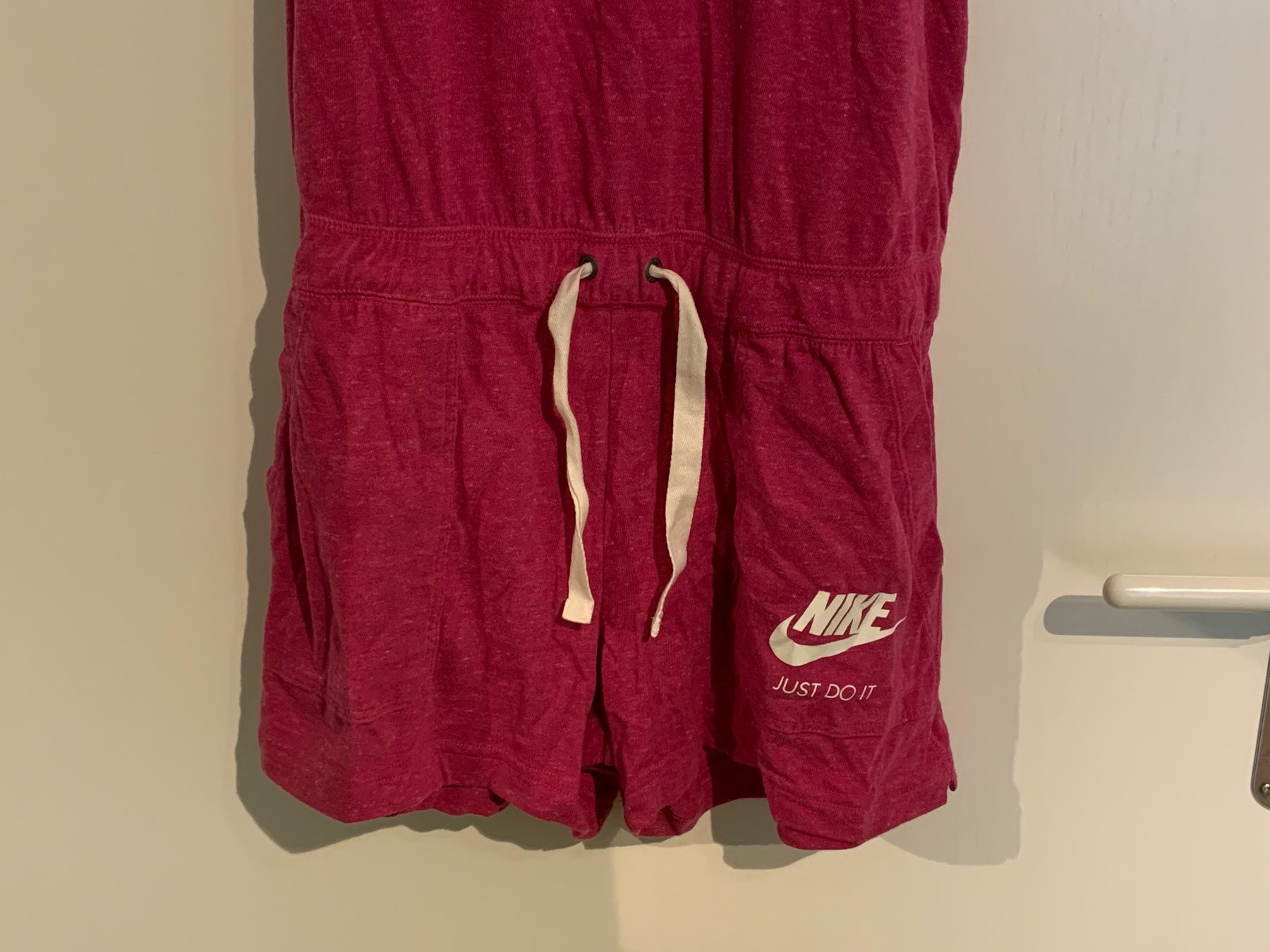 Nike Tute: NIKE JUMPSUIT GRÖSSE S – Usato da Zufikon venduto da SULMI02 2