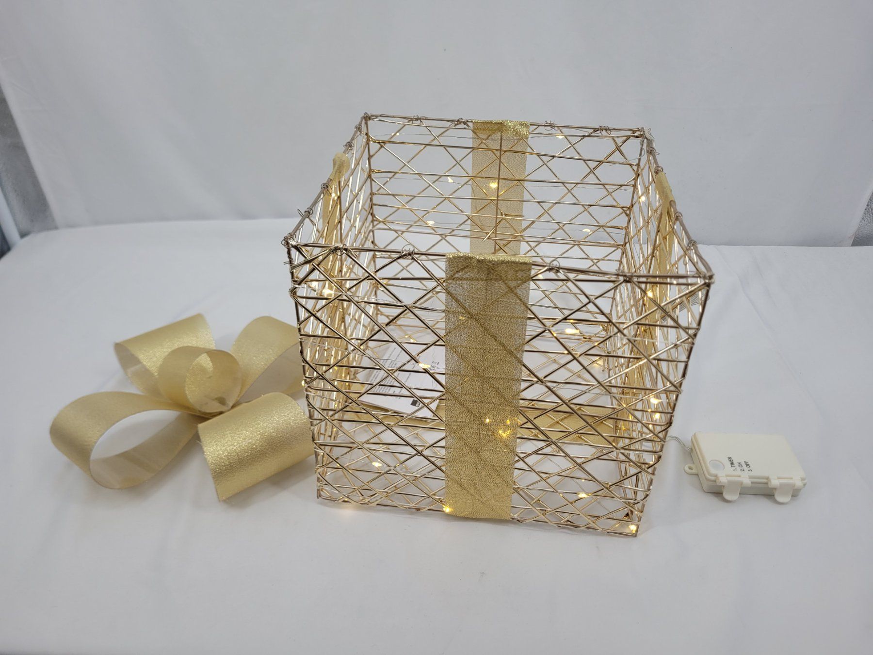 Tutte le decorazioni: Glory Light Gold 25x25cm 40 Led warmWhite – Usato da Lausanne venduto da PlusValue_Lausanne 1