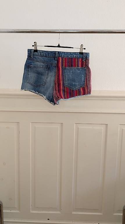Topshop Pantaloni: Topshop MOTO Patchwork Jeansshorts W28 – Usato da Zürich venduto da LauraV 1