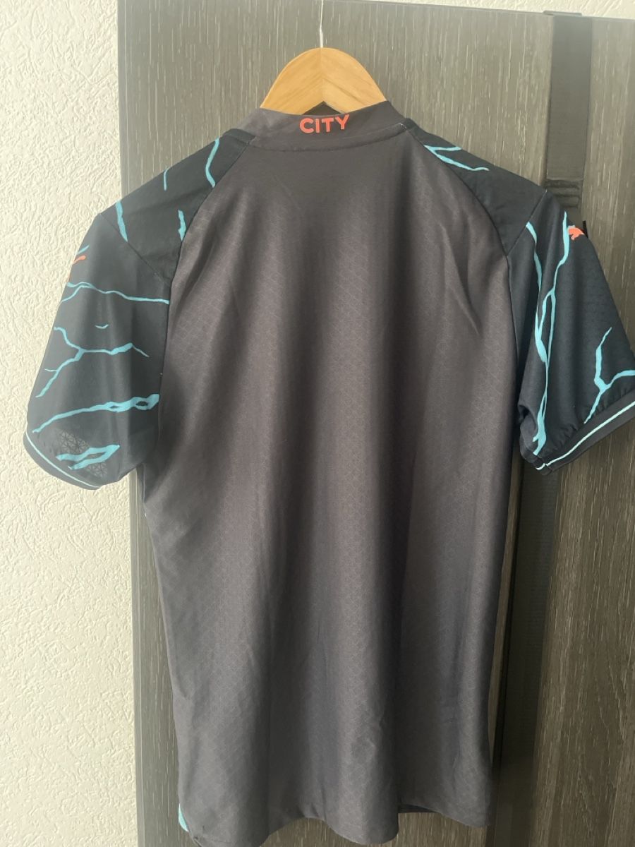 Puma Maillots de corps & Pantalons: Maillot Manchester City taille M – D'occasion à Vétroz par jer_xgh6 3