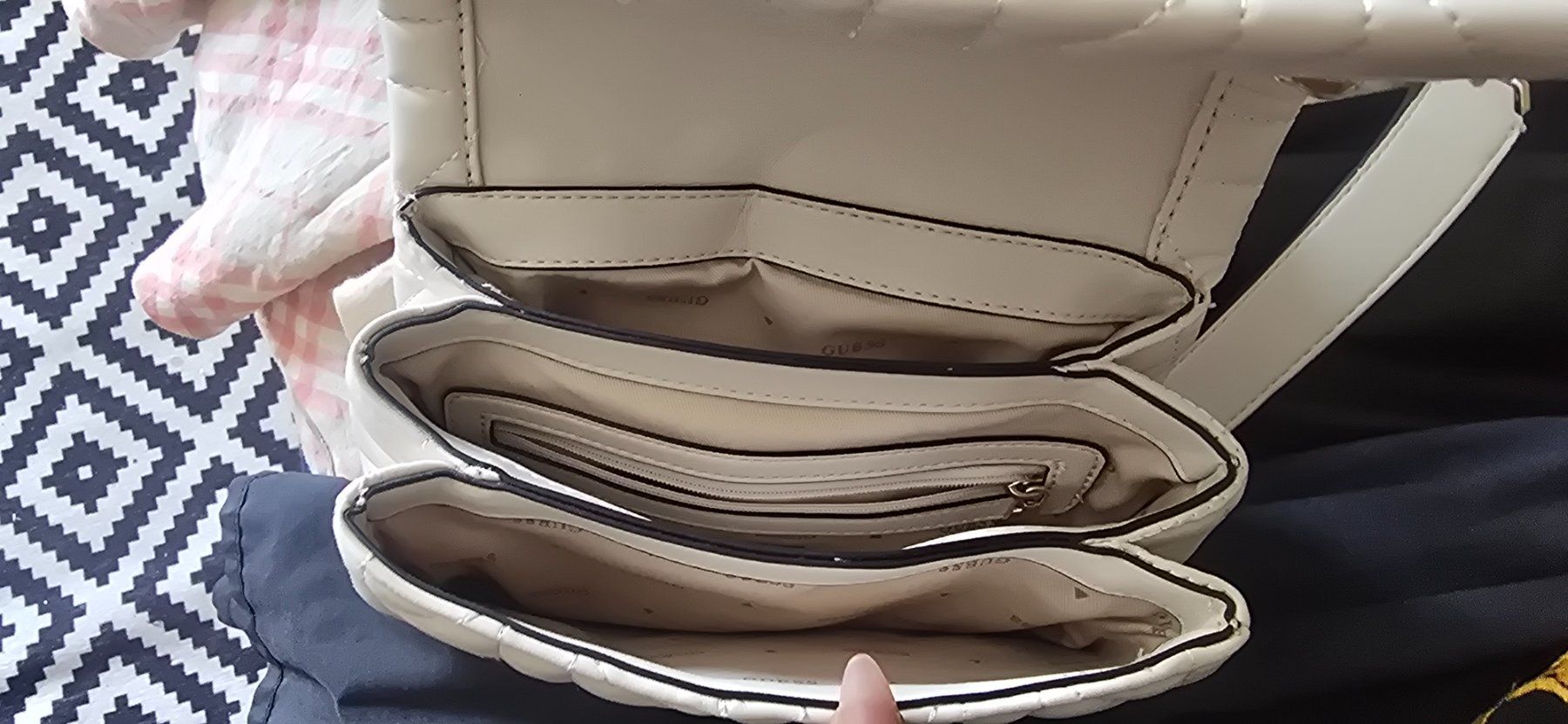 Guess Sacs femmes: Guess Handbag – Neuf (Voir description) à Spreitenbach par Breezyel 4