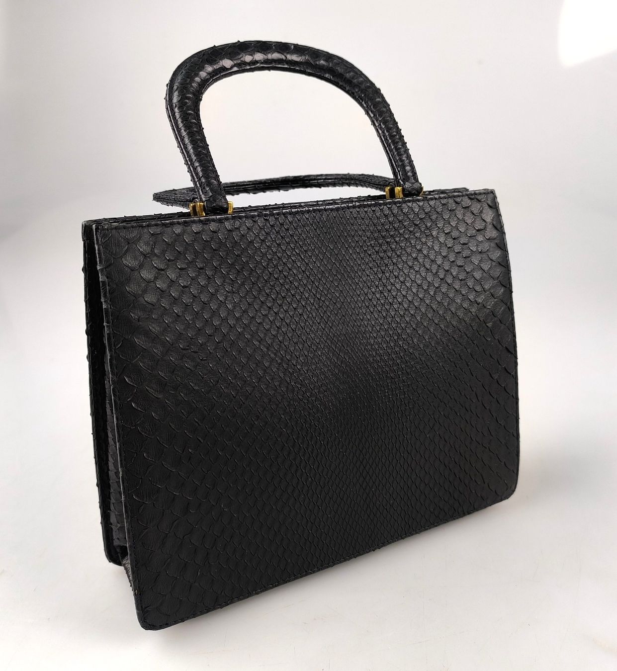 Sacs femmes: Handtasche Schlangenlederoptik – D'occasion à Rüti ZH par Restwert_Rueti_ZH