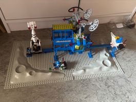 Lego 6971 Intergalactic Space Command Center