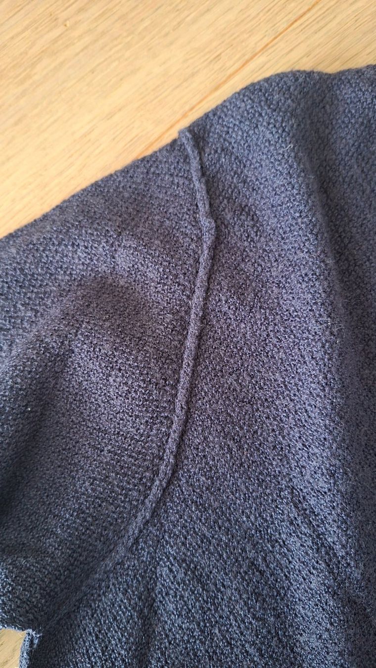 Pullover & Sweatshirts: Herren Pullover, dunkelblau Strukturstoff Grösse M – Gebraucht aus Emmenbrücke von thokasaluni 2