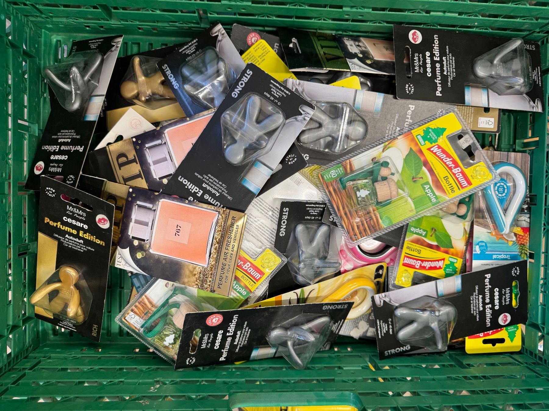 Deodoranti per ambiente: Restposten / 50 Stk. Autodüfte ab 1.00 Fr. – Nuovo e nell'imballaggio originale da Oensingen venduto da Liquidations-Shop