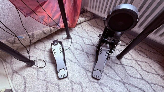 Instruments de musique: E-Schlagzeug, mit Kopfhörer – D'occasion à Gümligen par caesar07 1