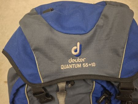 Deuter Quantum 55+10 Rucksack blau 