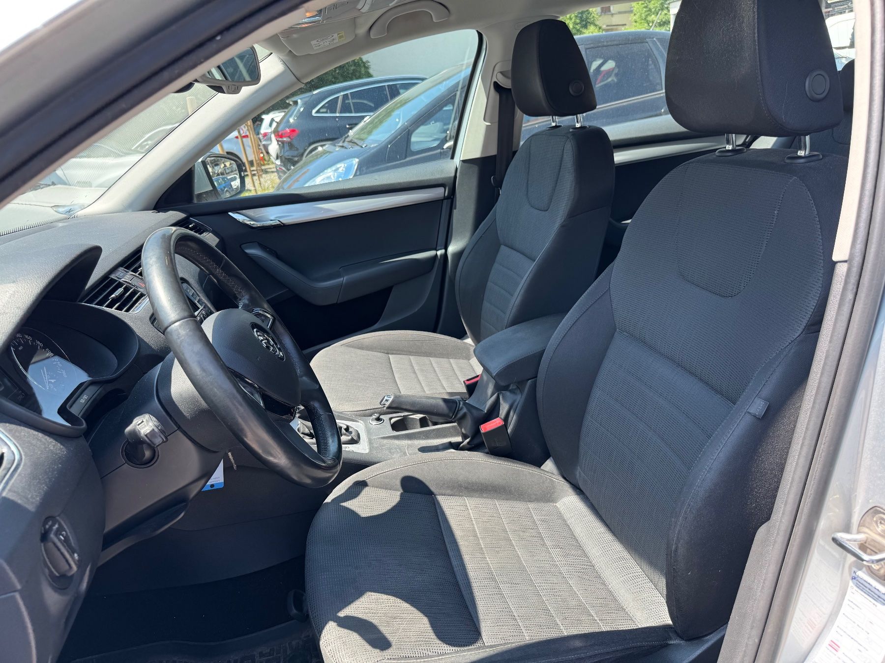 Skoda Automobili: Skoda Octavia 1.8 C 4x4 – Usato da St. Gallen venduto da AutoSG 5