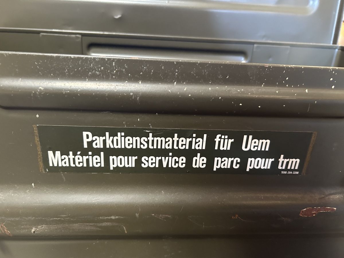 Casse di trasporto: Schweizer Armee Parkdienstmaterial für Uem – Usato da Schweizersholz venduto da Jacobandjones 1